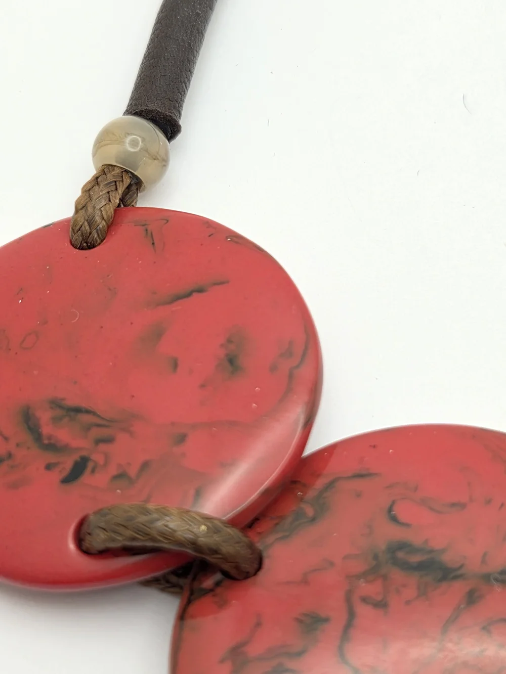 Chunky Red Swirl Resin Disc Statement Necklace Leather Cord Shell Button 24